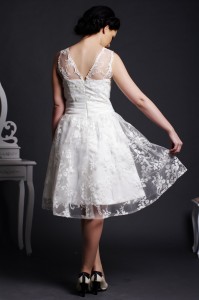Amllis - Floral Lace Covered Satin Lining