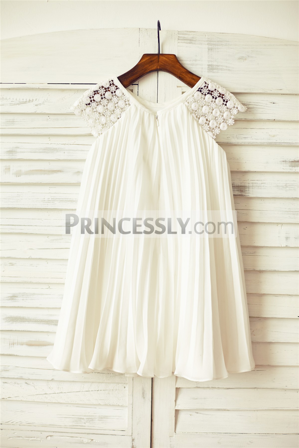 Hollow-out lace cap sleeves chiffon pleated wedding baby girl dress