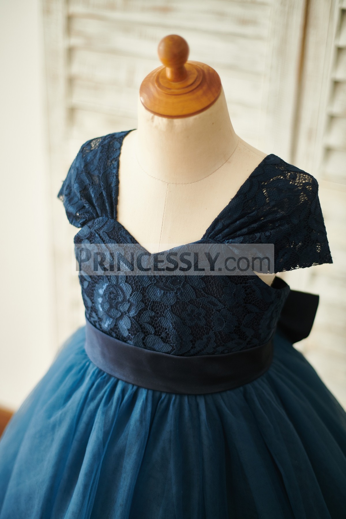 Sweetheart Bodice in Cap Sleeves Accented with Fixed Waist