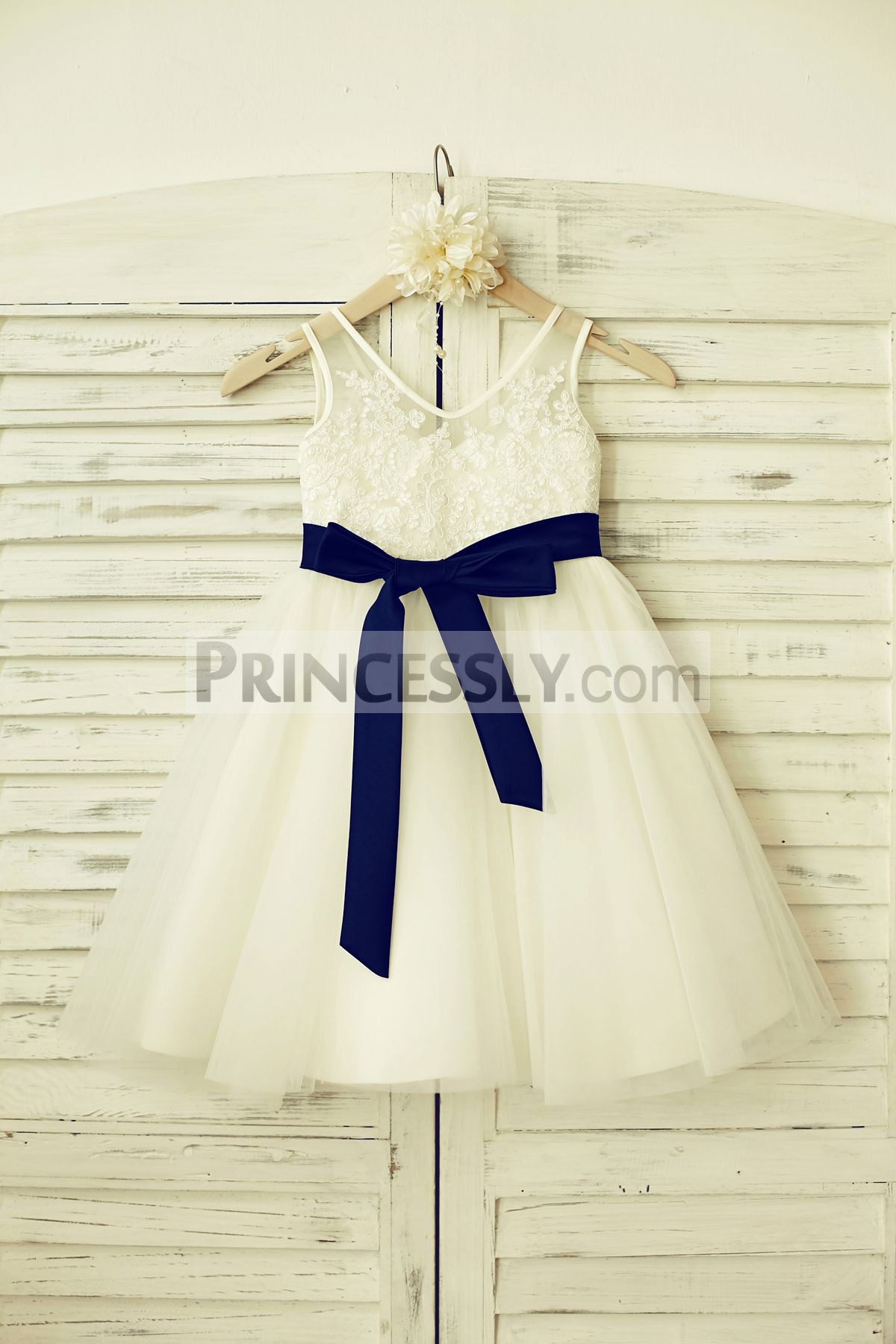 Ivory lace applique tulle flower girl dress