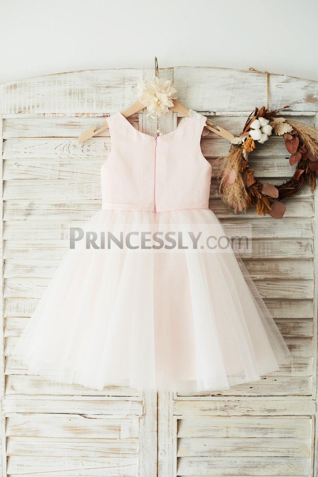 Scoop neck sleeveless pink wedding little girl dress