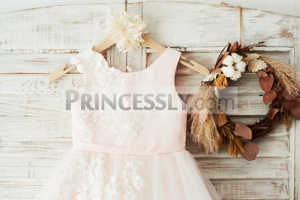 Pink satin bodice in scoop neck, sleeveless with ivory lace appliques