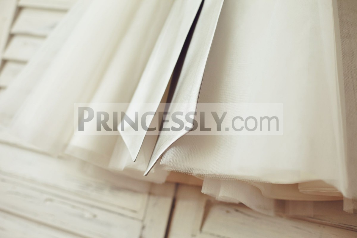 Ivory tulle skirt in pleated style